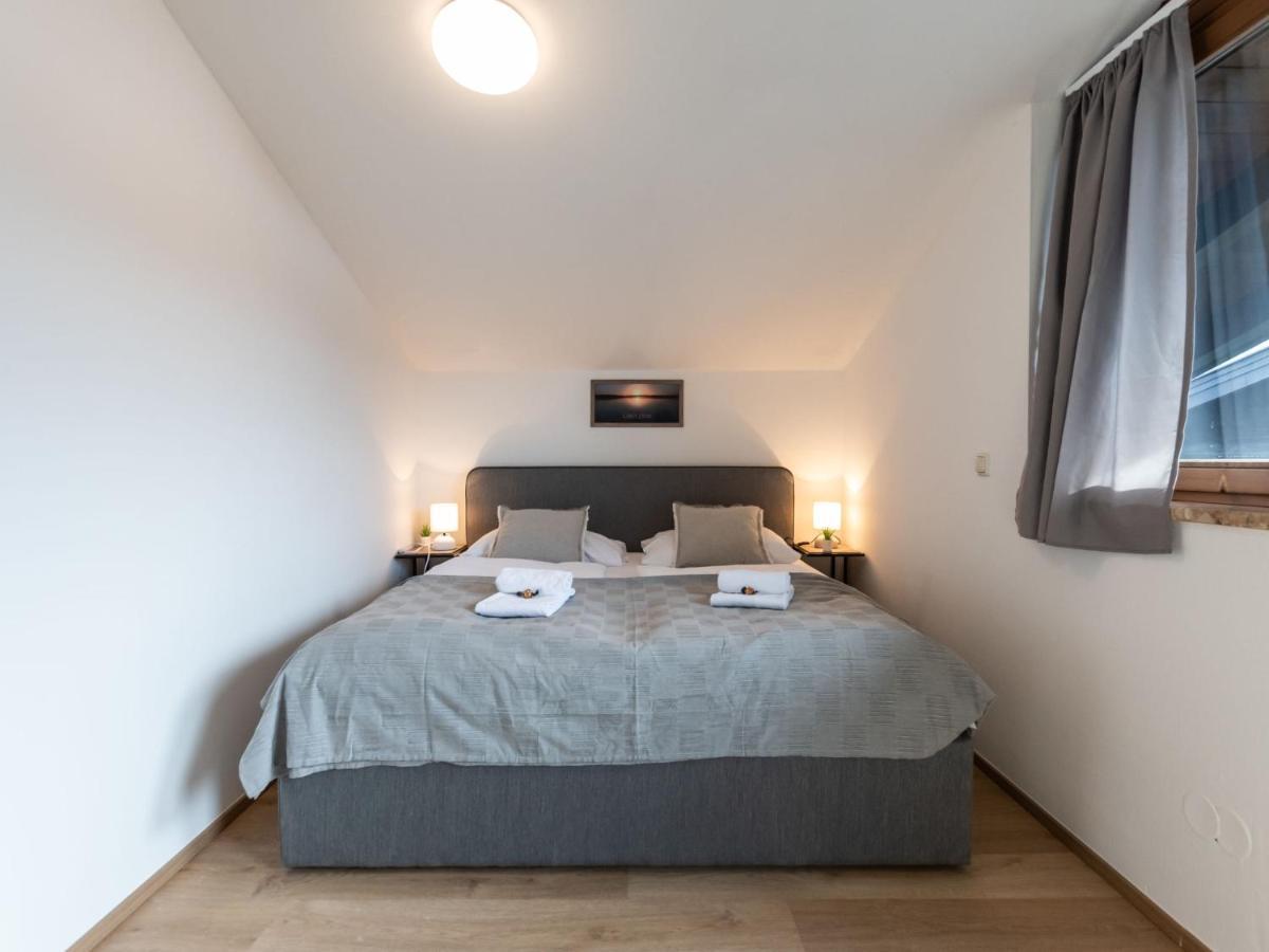 Apartment Alpenchalets - Zse203 By Interhome Zell am See Exterior foto